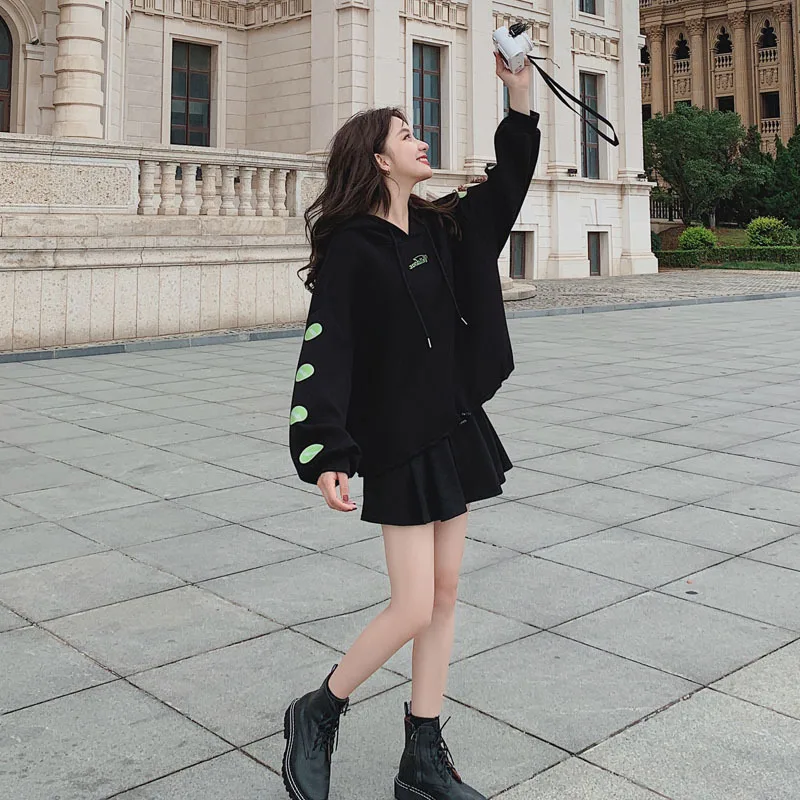 

Early Autumn And Winter New Style 2020 Network hong yang Gas Short Significantly Higher Slimming Cotton Hoodie Pleated Skirt Two