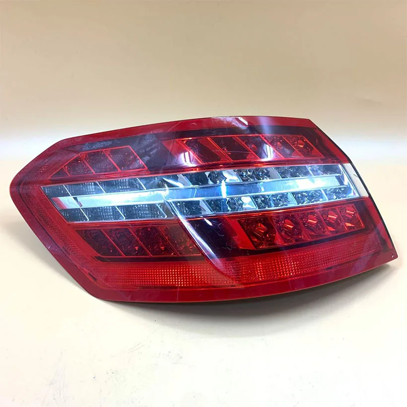

CAR rear tail light assembly Combined tail light w212 E200 CGI E200 Lmer ced enzE300L E400L E260L rear tail light