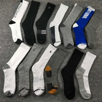 

10 pairs of high tube sports socks, basketball socks, towel sole socks, black and white gray long tube men's and women's socks