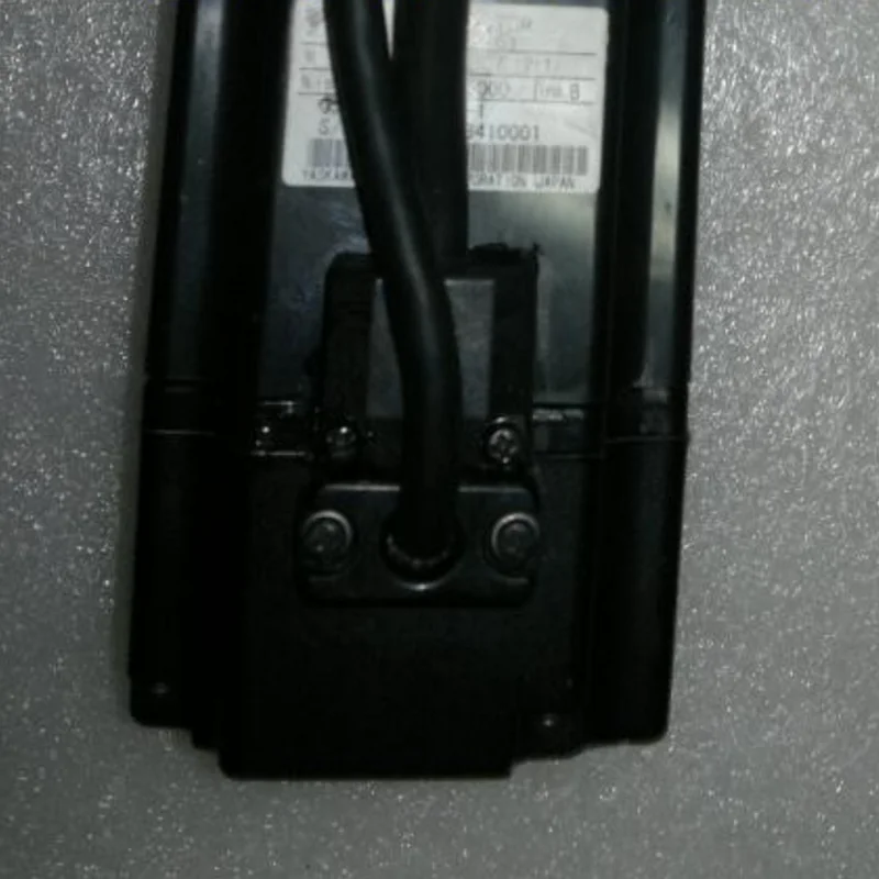 Использованный протестированный рабочий SGMAH-02AAA61 серводвигатель переменного тока