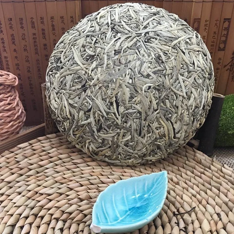 Белый чай, торт, белый чай, Baihao, серебряная игла, восхитительный натуральный чай для сохранения здоровья, торт, Baihao, серебряная игла, 300 г