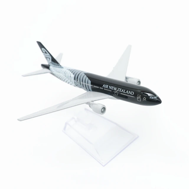 Emirates Airlines A380 Aircraft Model 15cm Alloy Aviation Collectible Diecast Miniature Ornament Souvenir Toys New Zealand Airlines