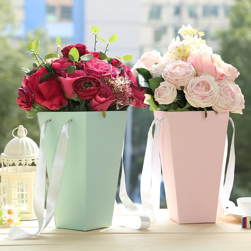 

Flower Paper Boxes With Handhold Hug Bucket Rose Florist Gift Party Gift Packing Cardboard Packaging Box Bag