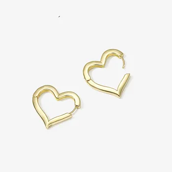 

2020 Korean New Fashion Lovely Delicate Heart Shaped Earrings Simple Versatile Small Earrings Elegant Women's Jewelry