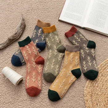 

Christmas Tree Woman Sock Korean Crew Ladies Socks for Women Warm Solid Happy Thermal Sox Couples Cotton Vintag Winter Sokken