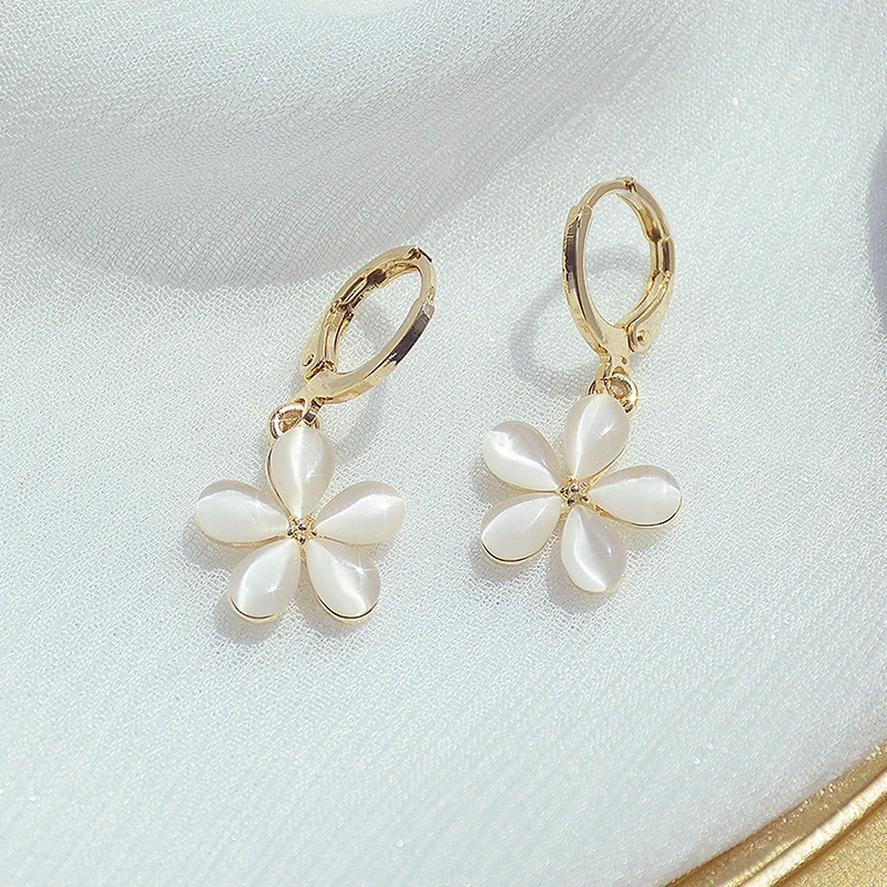 Ins Hot Sale Cute Simple Flower Opal Earring for Women Temperament Drop Earrings Wedding Daily Bijoux Accessories Pendant Gift