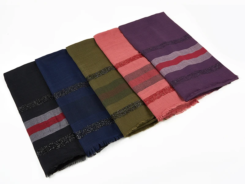 Хлопковый полосатый шарф хиджаб, одноцветные шали с бахромой, гладкие мерцающие Макси блестящие мусульманские длинные мусульманские шарфы/шарф