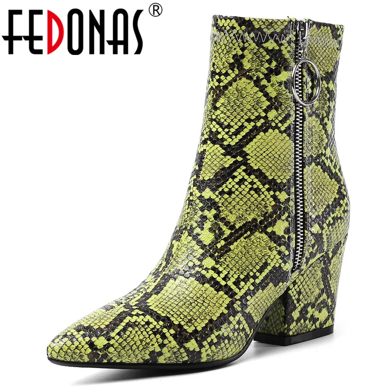 FEDONAS острый носок; женские ботильоны на молнии на высоком каблуке вечерние танцевальные туфли Женские ботинки «челси» украшение в виде змей полусапожки