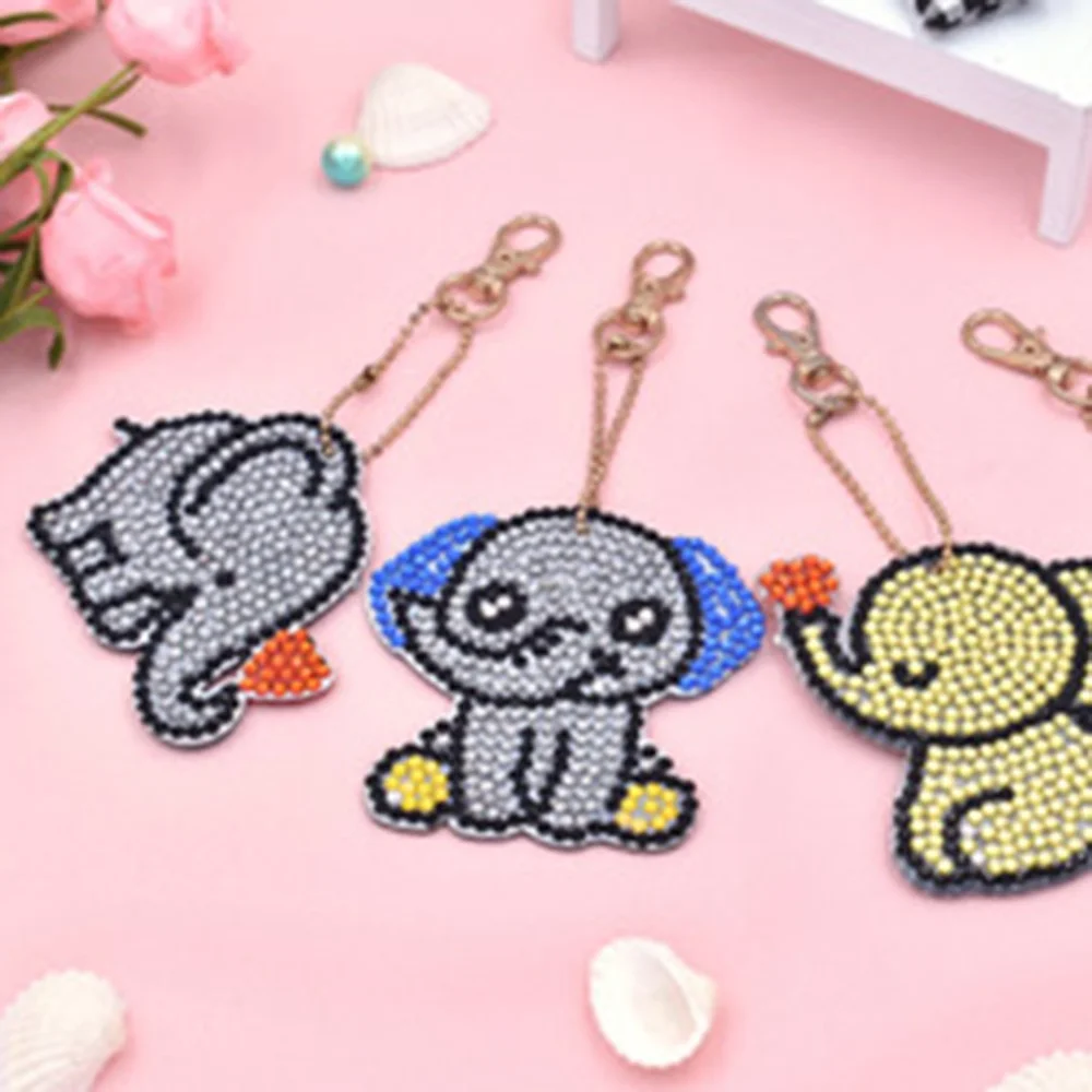 Crystal pattern 5D Diamond Embroidery cartoon pig elephant Diamond Painting Key Chain Special Sticker Double Sided Keychain - Цвет: Светло-зеленый