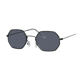 Chic Square Frame Designer Sunglasses with Ocean Lens (Black Gray)