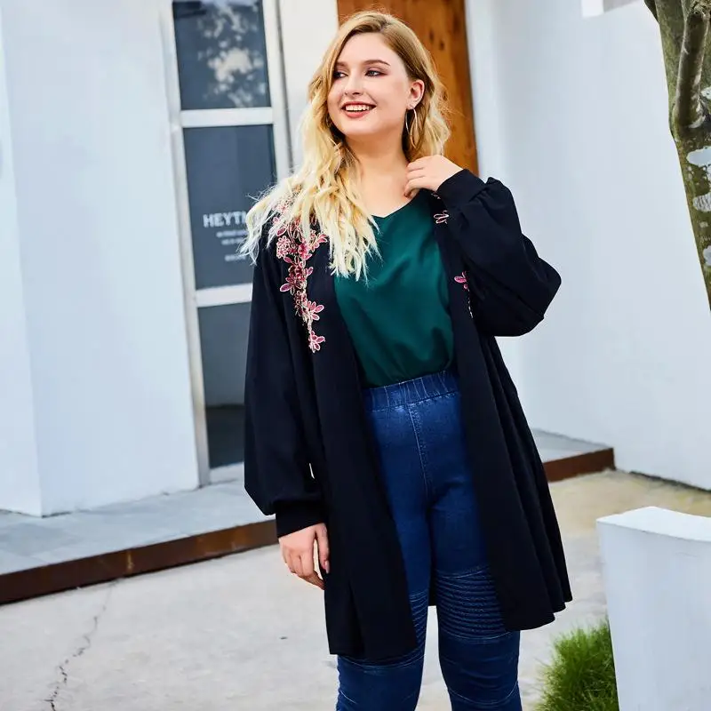 

Plus size Autumn Women Flower Embroidery Long Cardigan Winter Casual Fashion Lady Long Jacket Cardigan Loose Outwear Jacket Coat