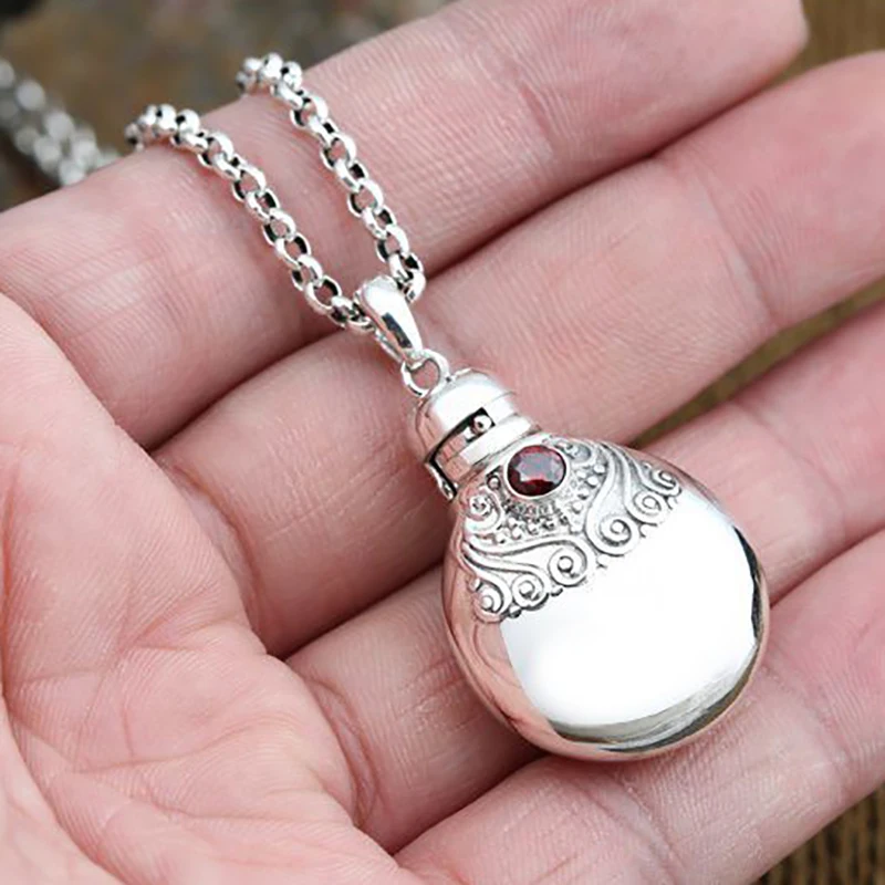 Silver Old Antique Pendant Perfume Bottle Small Pot Pendant Retro Hollow Gawu Box Ladies Jewelry