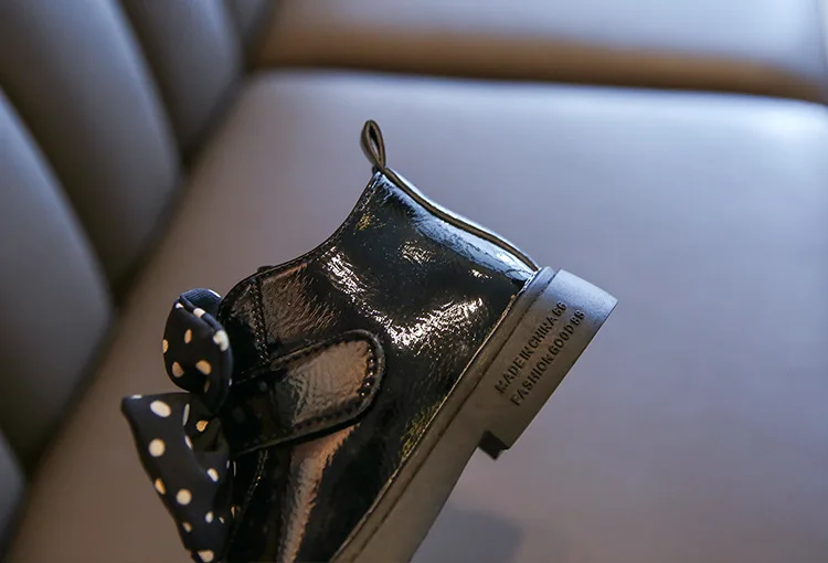 Детские ботинки с бантом; нескользящие ботинки для маленьких девочек; спортивные короткие ботиночки; повседневная обувь; модные резиновые ботинки для детей