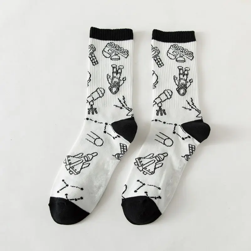 2020 New Autumn Black and White Sports Women Socks Cotton Cute Winter Socks Women Kawaii