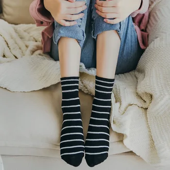 

New Women Striped Pattern Cotton Crew Socks Harajuku Brand Fashion High Quality Novelty Funny Yellow Casual Cheap Novelty