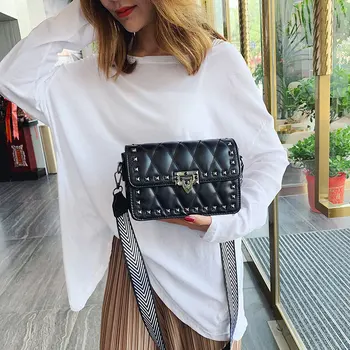 

Women's small bag 2019 autumn new Korean version of the rivet embroidery line shoulder bag wild Messenger small square bag