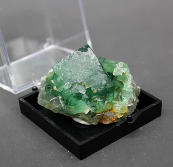 

100% Natural green fluorite Mineral specimen cluster mineral crystal specimens Stones and crystals Healing crystal Free shipping