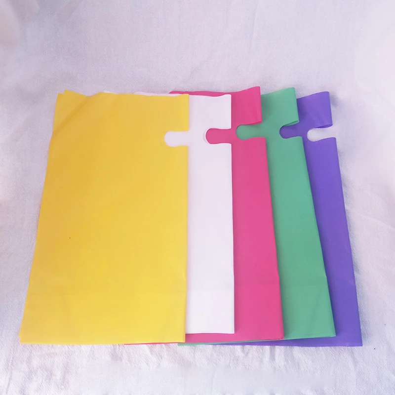 50 шт 6 цветов пластиковый пакет подарочный пакет с ручкой, пластиковый пакет для покупок с ручкой, свадебный подарок для покупок пластиковые пакеты с ручкой