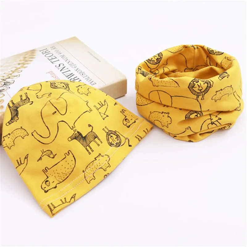 lion hat set yellow