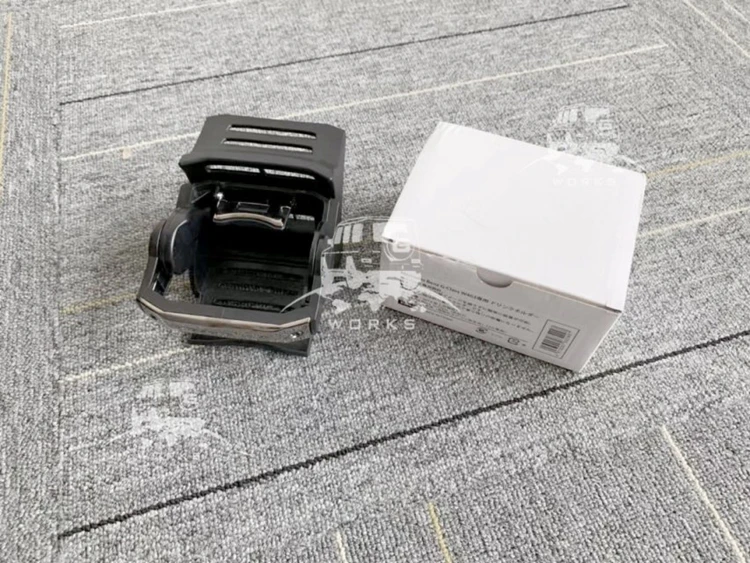W463 CUP HOLDER04