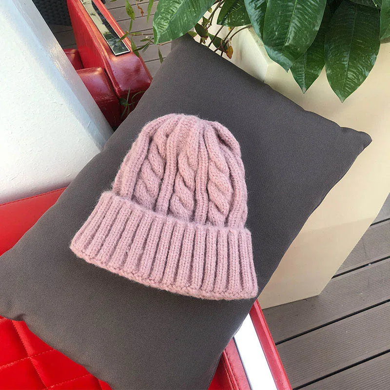 

2019 new winter Women Beanies Girl Luxury winter hat Candy Colors Hats Thick Warm Bonnet Beanie Soft Knitted Beanies Cotton Twis