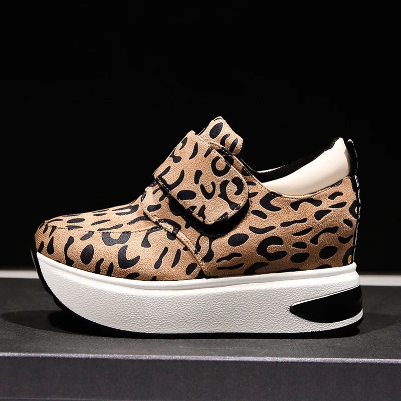 Новинка 2020 модная женская обувь на танкетке с вулканизированной