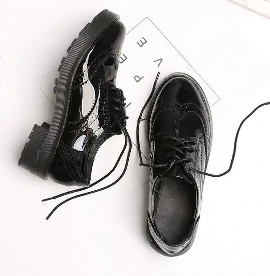 Консервативный стиль туфли с перфорацией, британские студенческие резные с перекрестными ремешками туфли-оксфорды женская обувь из лакированной кожи с плюшевой подкладкой/один эспадрильи Мокасины - Цвет: black single