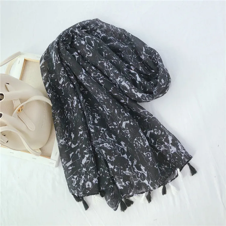 Black White printed women scarf girls wrap beach sunscreen bufanda tassels female hijabs scarf