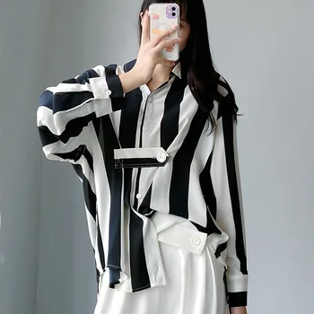 

LANMREM 2020 Autumn New black striped tops fashionable loose street wear single-breasted turn-down collar shirt for women 2A558