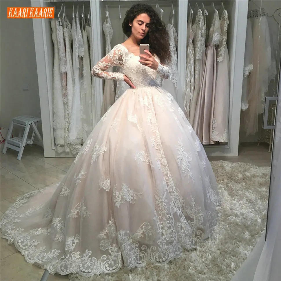 

Romantic Ball Gown Wedding Dress Long Sleeves Tulle Fluffy Lace Appliqued Wedding Gown Princess Church Custom Made Bride Dresses