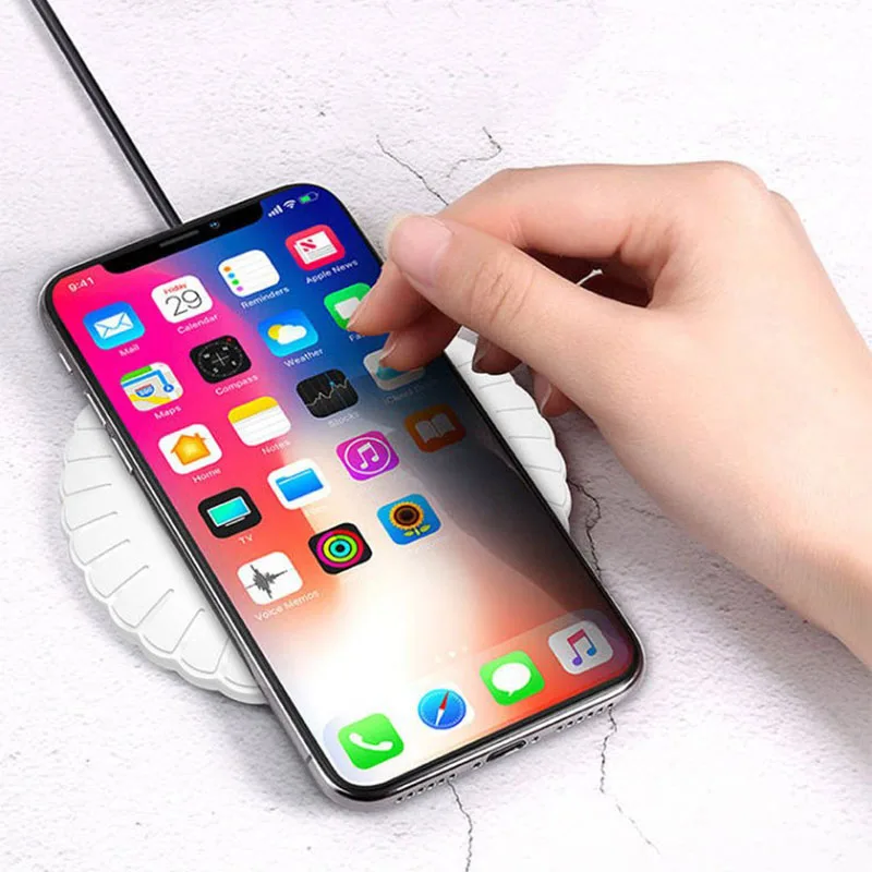 

Ultra-Thin Wireless Charger Qi Fast Charge Wireless Charging Base Transmitter Round For Mobile Phone with retail box