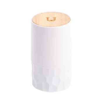 

1pcs Toothpick Cartridge Portable Creative Wooden Cover Portable Simple Press Decorative Boxes Swabs Boxes for Home Use A30