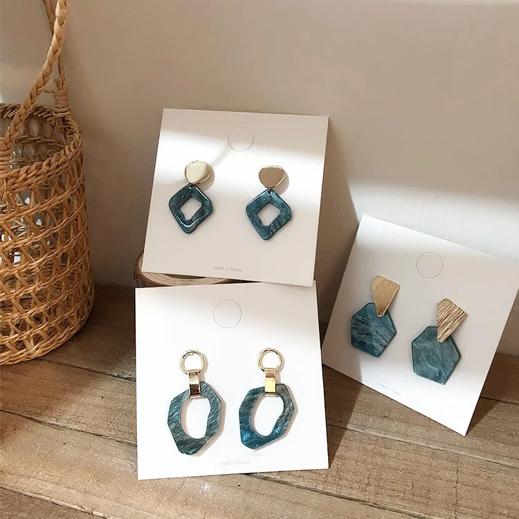 

2019 Korean New Design Fashion Jewelry Simple Dark Green Geometric Acrylic Earrings Gold Irregular Metal Earrings for momen gift