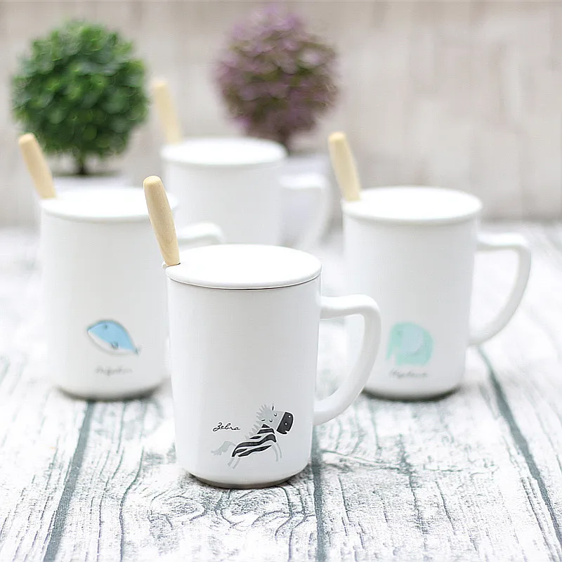 Креативная белая фарфоровая чашка с крышкой-ложкой, керамическая кружка с милым животным узором, чашка для молока, чая, Офисная кофейная чашка, посуда для напитков