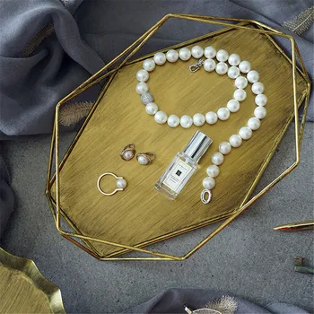 

Nordic Metal Geometry Storage Tray Chic Brass Fruit Cake Dessert Plate Vintage Gold Silver Jewelry Display Tray Desktop Decor