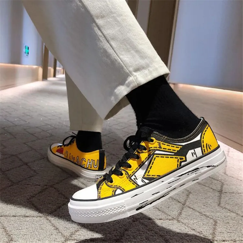 Pikachu Dunk Low Anime Pikachu Pokemon Cartoon Plimsolls Cosplay Canvas Shoes Caricature Fashion Student Dunk High Black White Scrawl Board Shoes - Цвет: Pikachu Dunk Low