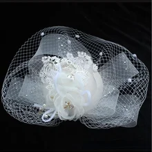 Chapeaux de mariée en dentelle Beige pour femmes, couvre-chef tendance, masque, perles, scène florale