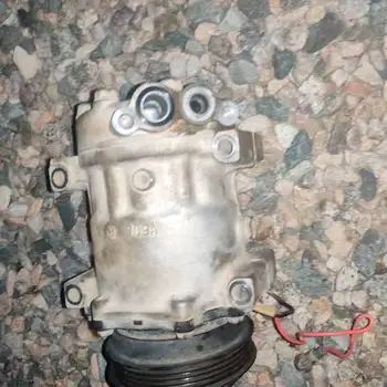 

CAR AIR CONDITIONING COMPRESSOR FOR TOYOAT HiLUX 1998