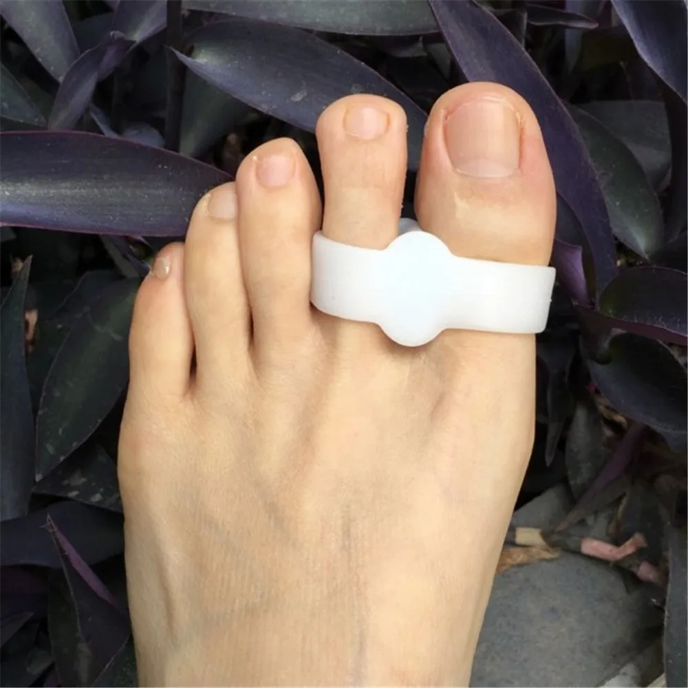 2PCS Toe Separator Silicone Gel Thumb Corrector Pad Bunion Toe Finger Straightener Protector Hallux Valgus Pain Relief Foot Care toe separators toe spreader toe corrector finger toe separator toe protectors