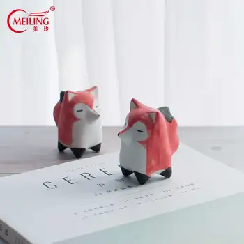 

Handmade Fox Miniature Figurine Porcelain Animal Statue Small Table Shelf Ornaments Collectible Art Handpainted Figure Cute Gift