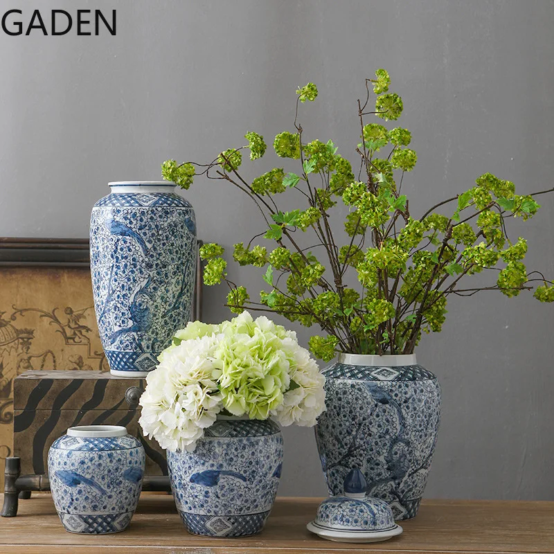 

Керамическая ваза в китайском стиле, сине-белая фарфоровая ваза, украшение для гостиной, Цветочная композиция, фарфоровые ретро-украшения