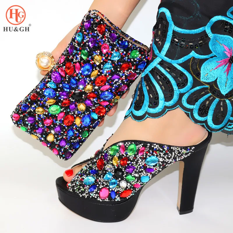 Комплект из туфель и сумочки черного цвета в нигерийском стиле комплект