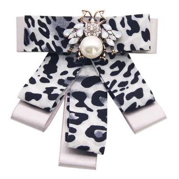 

New Leopard Bow-knot Cloth Bow Brooch for Women Fashion Crystal Rhinestone Pearl Bee Accessories Collar Trendy Tie Jewelry