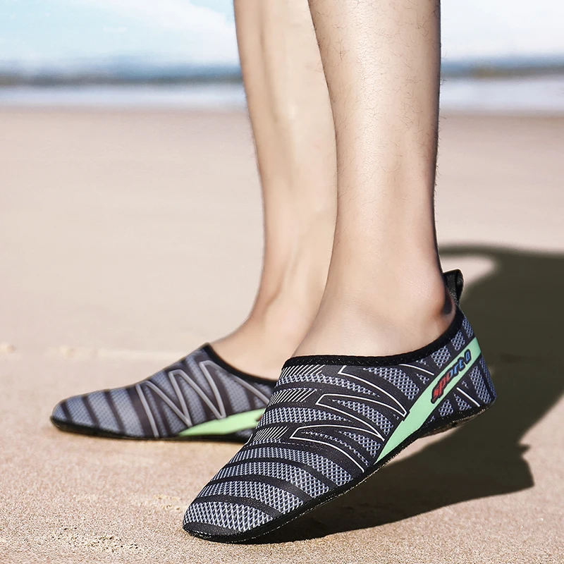 Summer Water Shoes Men Barefoot Quick-Dry Swimming Aqua Shoes Seaside Beach Slip-On Socks Slippers Yoga Training Sneakers Women
