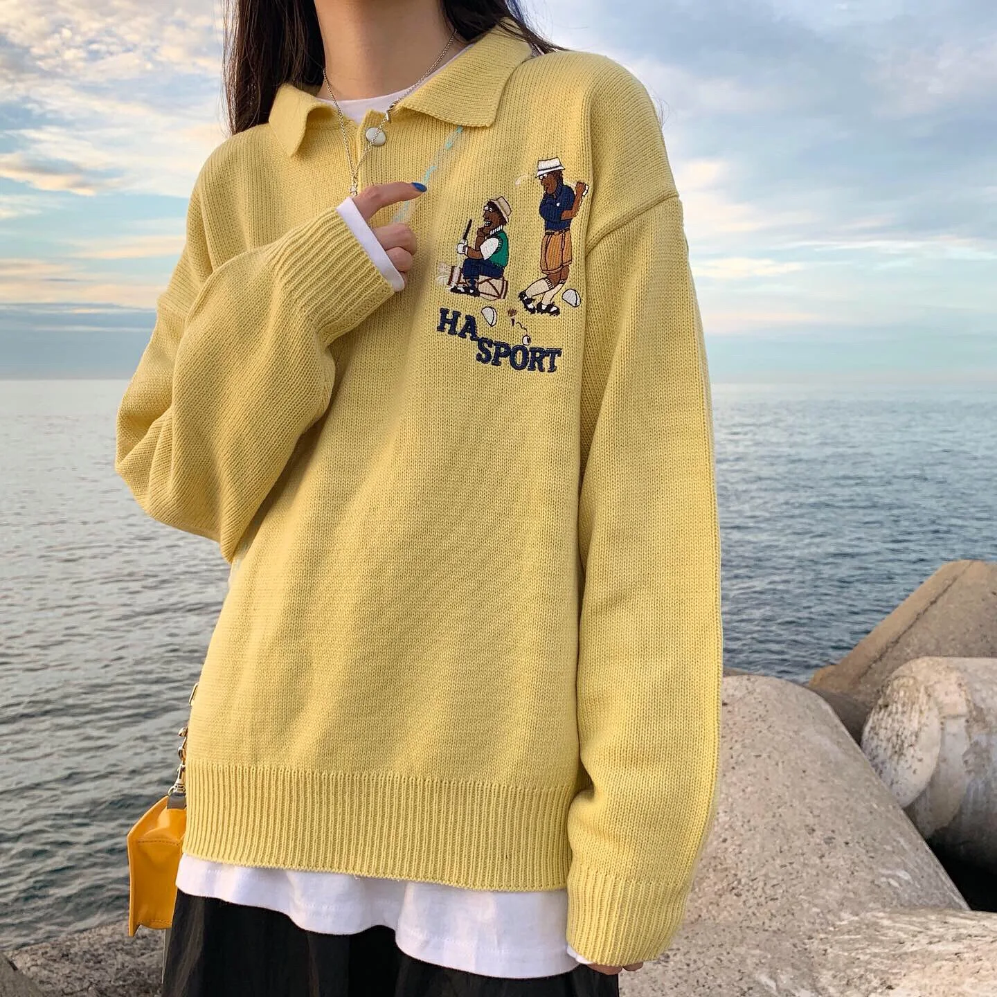 

New Vintage Cartoon Embroidered Sweater Women Loose Lapel Three-button Sweater College Style Sweater Fashion Letter Sweater