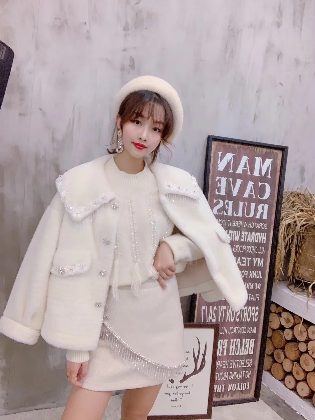 

Ozhouzhan 2019 Winter New Style Beaded Bracelet Tassels Loose-Fit Fold-down Collar Thick Mink Cashmere Sweater Coat WOMEN'S Dres