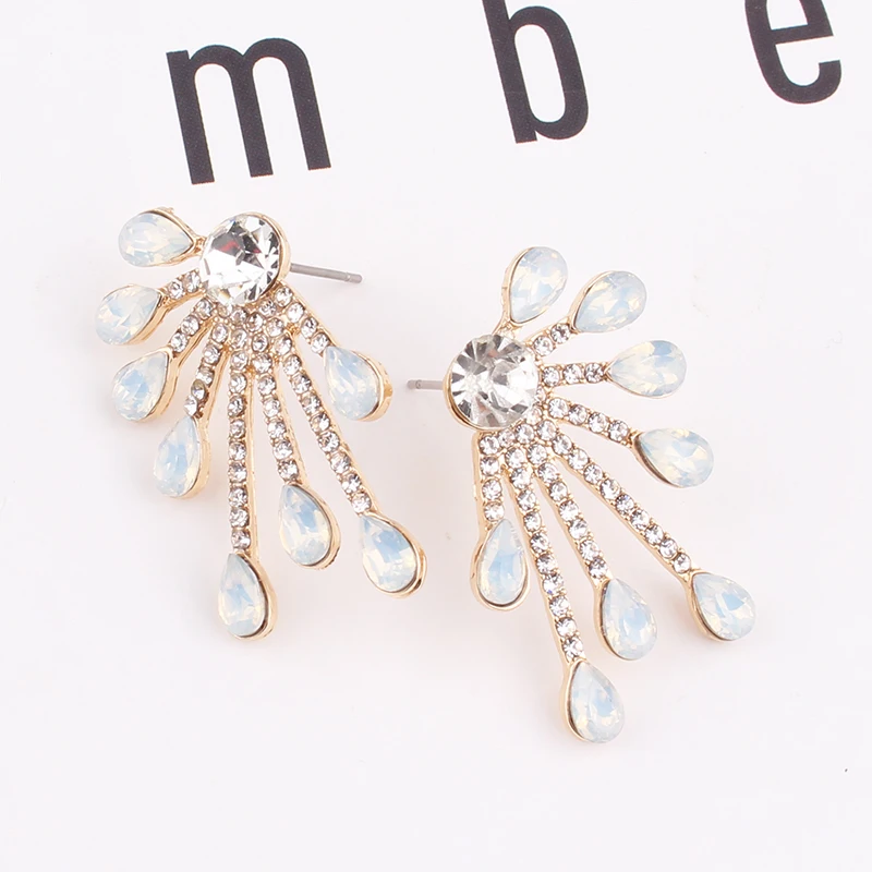 opal white LUBOV акриловые серьги-гвоздики с бабочкой, стразы из металлического сплава, серьги-гвоздики, Индивидуальные женские ювелирные изделия, рождественские, вечерние, новинка - Окраска металла: opal white