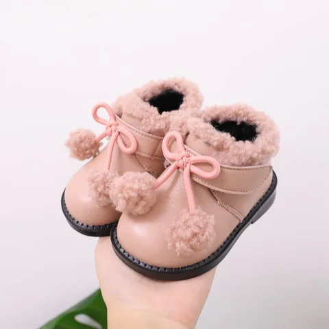 sapato de criança de 2 anos