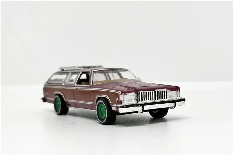 Greenlight 1: 64 Mercury Grand Marquis бордовый 1985 зеленая машина без коробки
