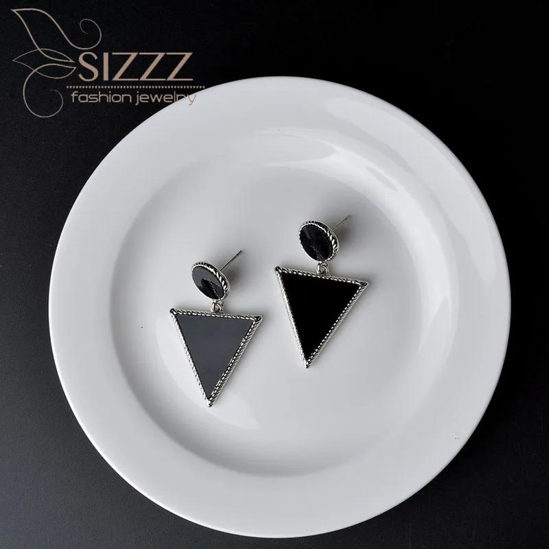 

SIZZZ 2019 Wild temperament long retro exaggerated pendant earrings personality drop earrings For Women